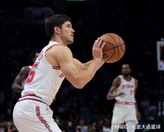 火箭力克雄鹿登西部第五 伊森三分低迷引担忧