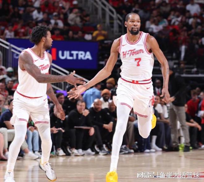 火箭力克雄鹿登西部第五 伊森三分低迷引担忧