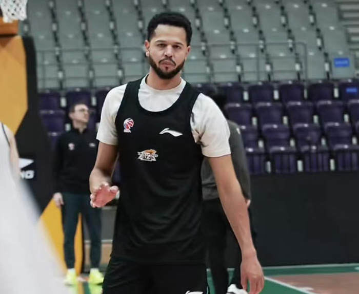 辽宁双外援闪耀CBA常规赛 三分与攻坚成制胜关键