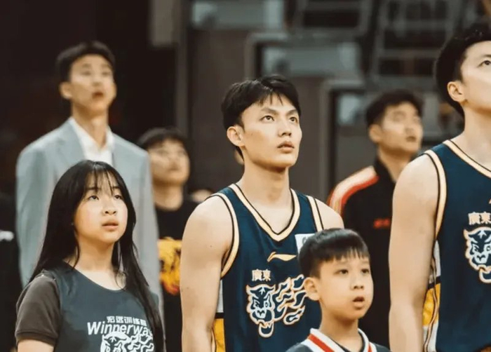 广东大胜吉林，麦考尔状态回升引关注