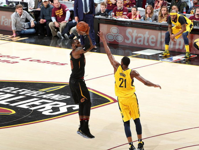 詹姆斯28.5亿观看量登顶 但湖人季后赛遭遇严峻挑