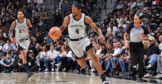 马刺力克开拓者 福克斯全面爆发引领逆转风暴